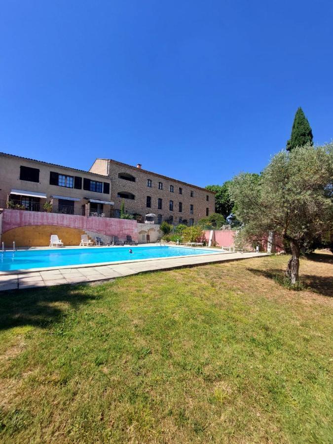 Logement D'Exception Pres Du Colorado Provencal Dans Une Residence Au Calme Avec Piscine Offrant Une Vue Imprenable Sur Le Luberon Depuis Sa Terrasse Viens Exterior photo